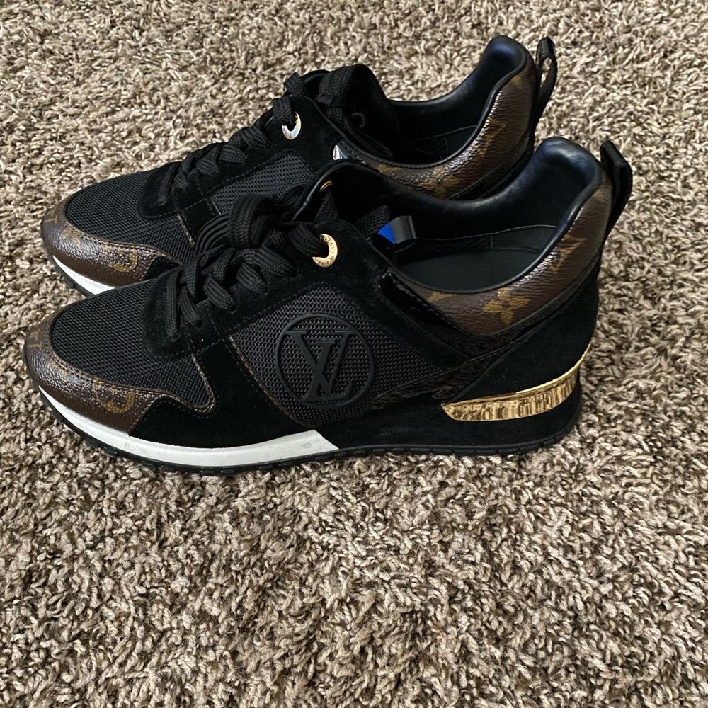 100% Louis Vuitton Sneakers
